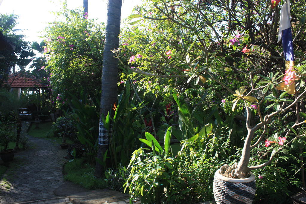 Cleopatra Beach Bungalows Hotel Lovina  Luaran gambar