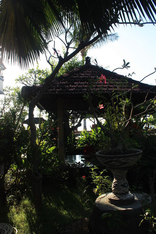 Cleopatra Beach Bungalows Hotel Lovina  Luaran gambar