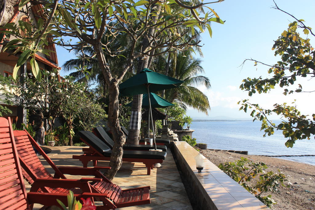 Cleopatra Beach Bungalows Hotel Lovina  Bilik gambar