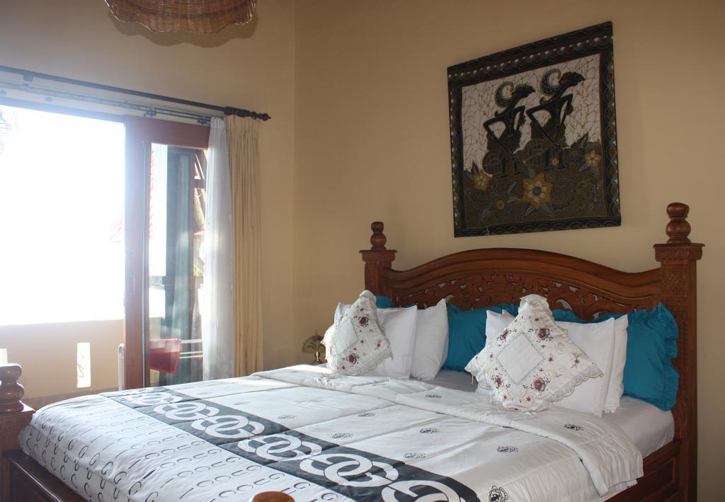 Cleopatra Beach Bungalows Hotel Lovina  Bilik gambar
