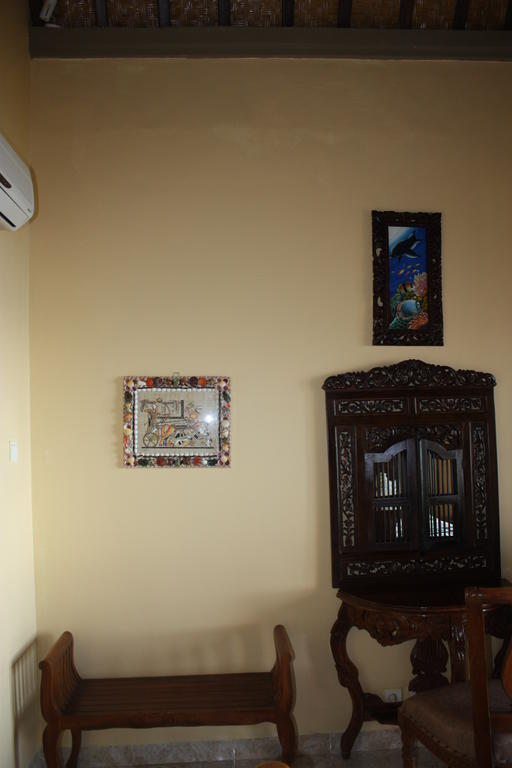 Cleopatra Beach Bungalows Hotel Lovina  Bilik gambar
