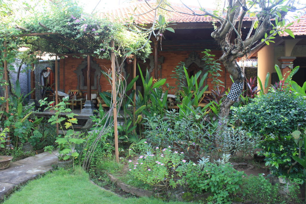 Cleopatra Beach Bungalows Hotel Lovina  Luaran gambar
