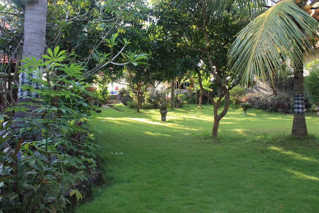Cleopatra Beach Bungalows Hotel Lovina  Luaran gambar
