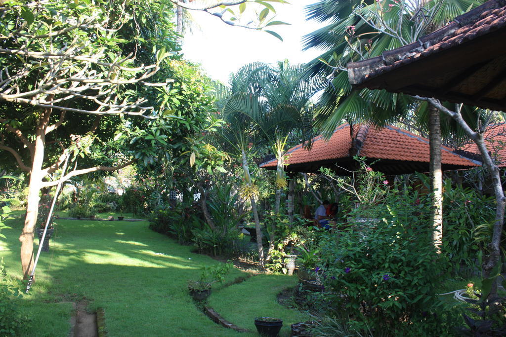 Cleopatra Beach Bungalows Hotel Lovina  Luaran gambar